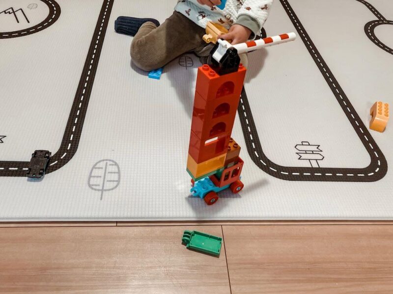 レゴデュプロで遊ぶ3歳児の作品